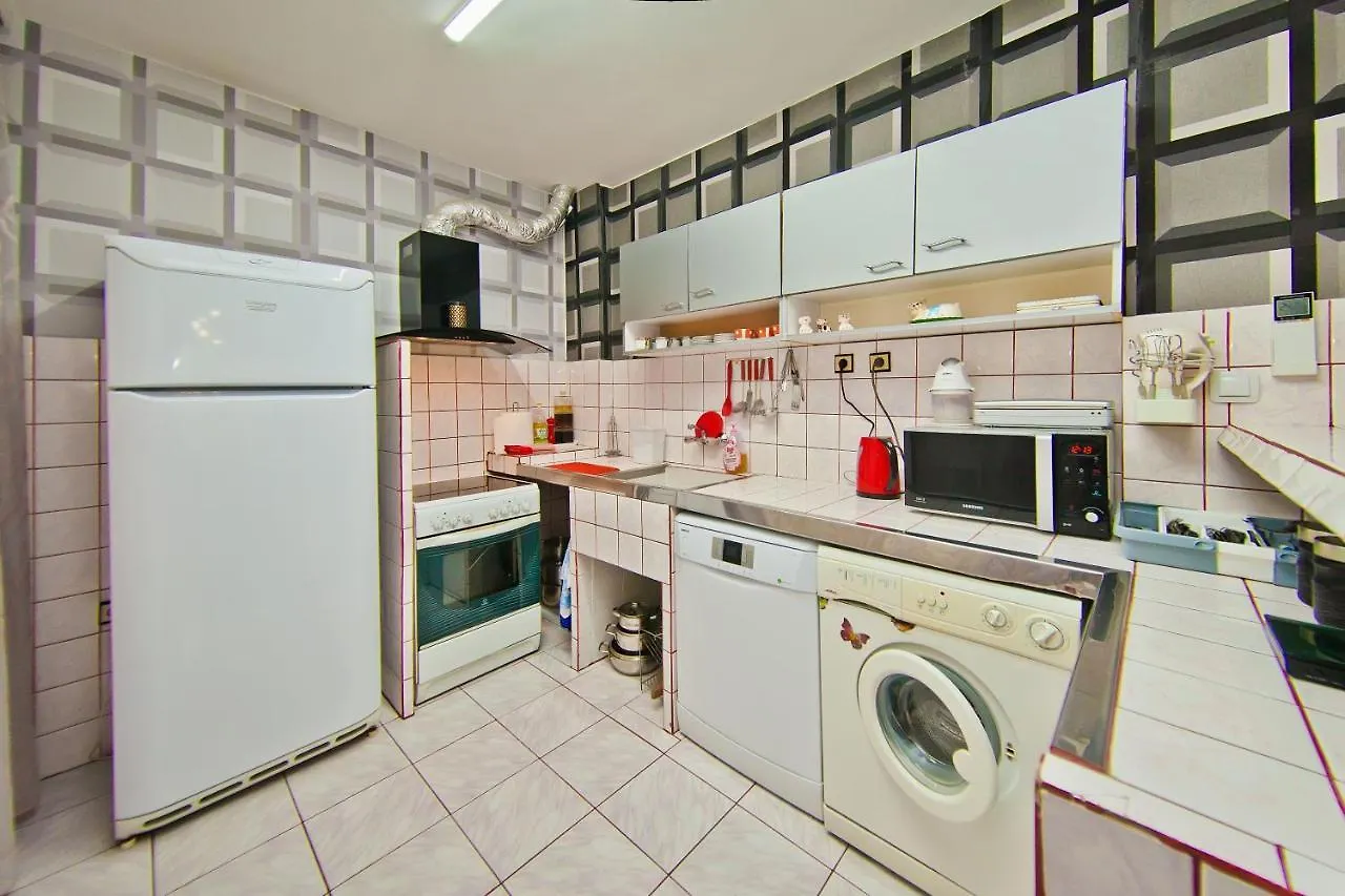 Perla 2-Bdrm In The Heart Of The City Varna 0*,